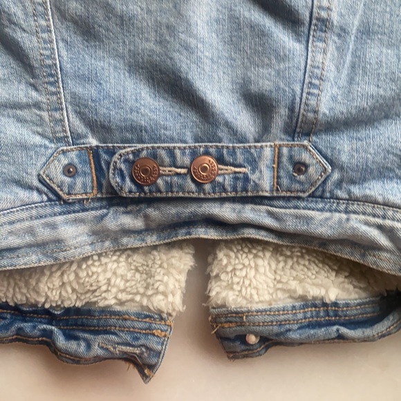 ❤️… H&M Denim Sherpa/ Shearling Vest sz 2 Xs-S - Picture 4 of 5